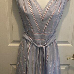 Vineyard Vines fit and flare dress. blue white red seersucker dress. NWT 00